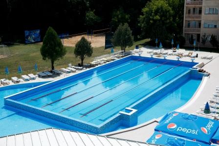 Спортивные сборы плавание в Болгарии, лагерь в Болгарии полуолимпийский бассейн